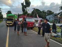Truk Pengangkut Barang Campuran Tabrak Truk Pembawa Tabung Gas, Sopir Meninggal Ditempat