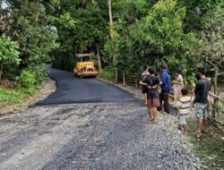 21 Tahun Warga Kampala Sinjai Harapkan Jalan Beraspal, Kini di Realisasikan Bupati ASA