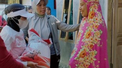 Dikunjungi Bupati ASA, Nurlaelah Bersyukur Dapat Bantuan Bedah Rumah