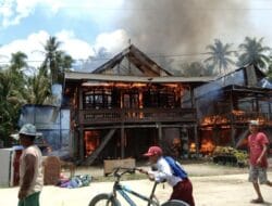 Breaking News: Kebakaran, Rumah Warga di Lebongnge Cenrana Hangus, Api Berkobar