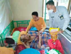 Sapa Langsia, Ketua LKS Makkita Walie Bone Salurkan Bantuan Sembako