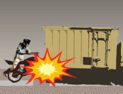 Tabrak Truck Parkir, Pelajar Di Bone Dilarikan Ke Rumah Sakit Umum Soppeng