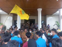 Soroti Layanan RSUD Tenriawaru, PMII Cabang Bone Gelar Aksi Demo, Wakil Bupati; Saya Akan Berikan Sanksi Tegas
