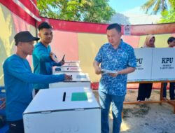 Pemilu 2024, Bupati Selayar Nyoblos di TPS 17 Kelurahan Benteng