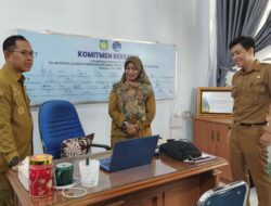 Prof. Jufri Sambagi Ruang Kerja Kabid Humas Selayar Sekaitan dengan Pelatihan Pengadaan Barang Jasa