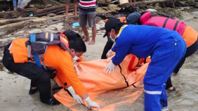 Ditemukan Satu Mayat Korban KM Yuiee Jaya 02 Terdampar di Pulau Kayuadi