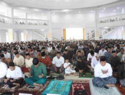 Bupati Selayar Sholat Idul Fitri di Mesjid Rahmatan Lil Alamin, Wabup di Lapangan Gelora Batangmata